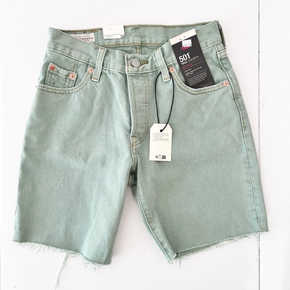 Levis 501 90s Button Fly Shorts in Oak Greek size 23 - Picture 2 of 9